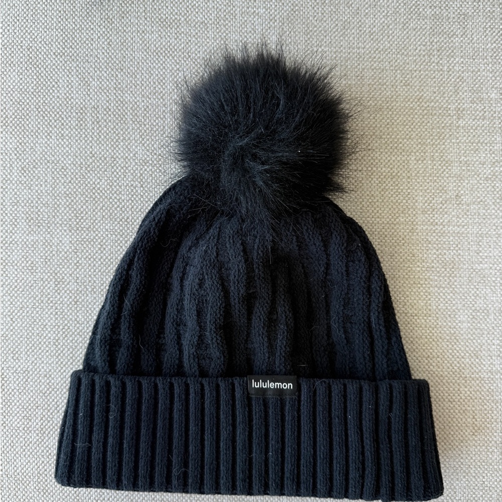 Lululemon Black Knit Pom Beanie